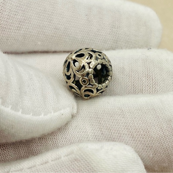 Pandora 790965 Sterling Silver Picking Daises Openwork Charm - Picture 5 of 7